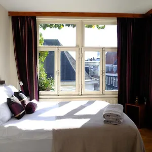 Eelhouse Apartment