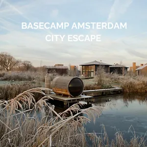 4* فندق Basecamp